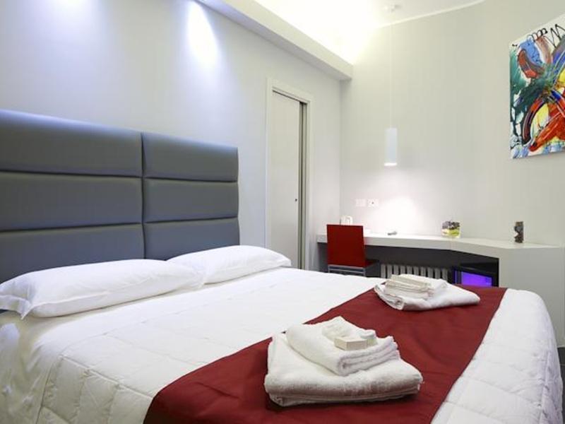 רומא Nearhome Smart Suites Guest House מראה חיצוני תמונה