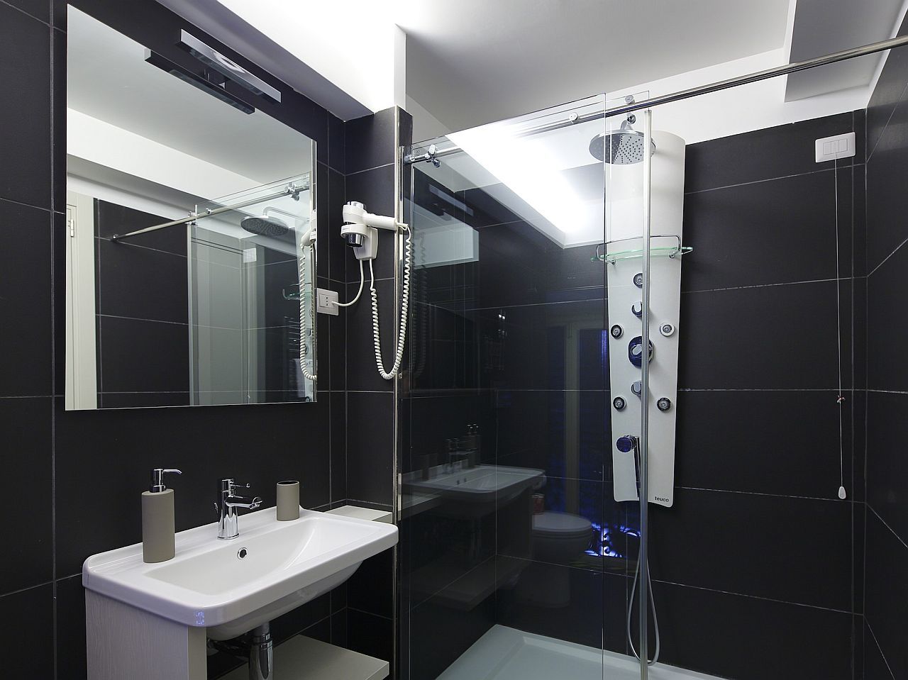 רומא Nearhome Smart Suites Guest House מראה חיצוני תמונה
