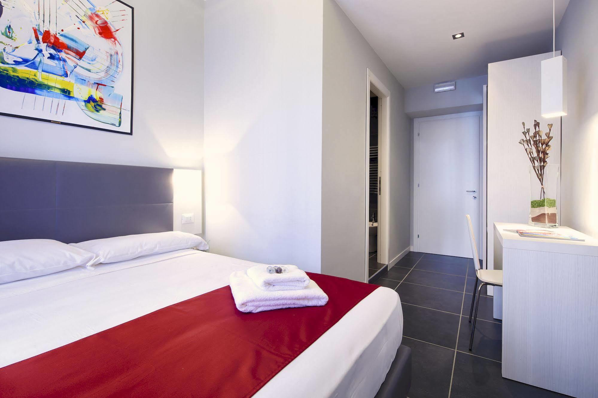 רומא Nearhome Smart Suites Guest House מראה חיצוני תמונה