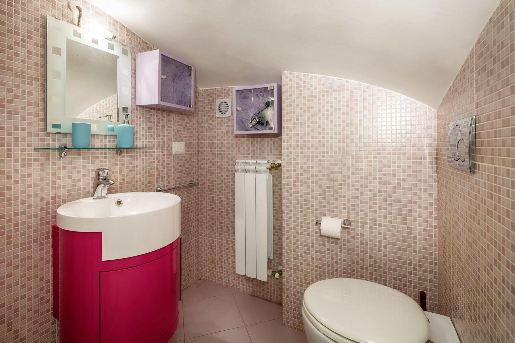רומא Nearhome Smart Suites Guest House מראה חיצוני תמונה