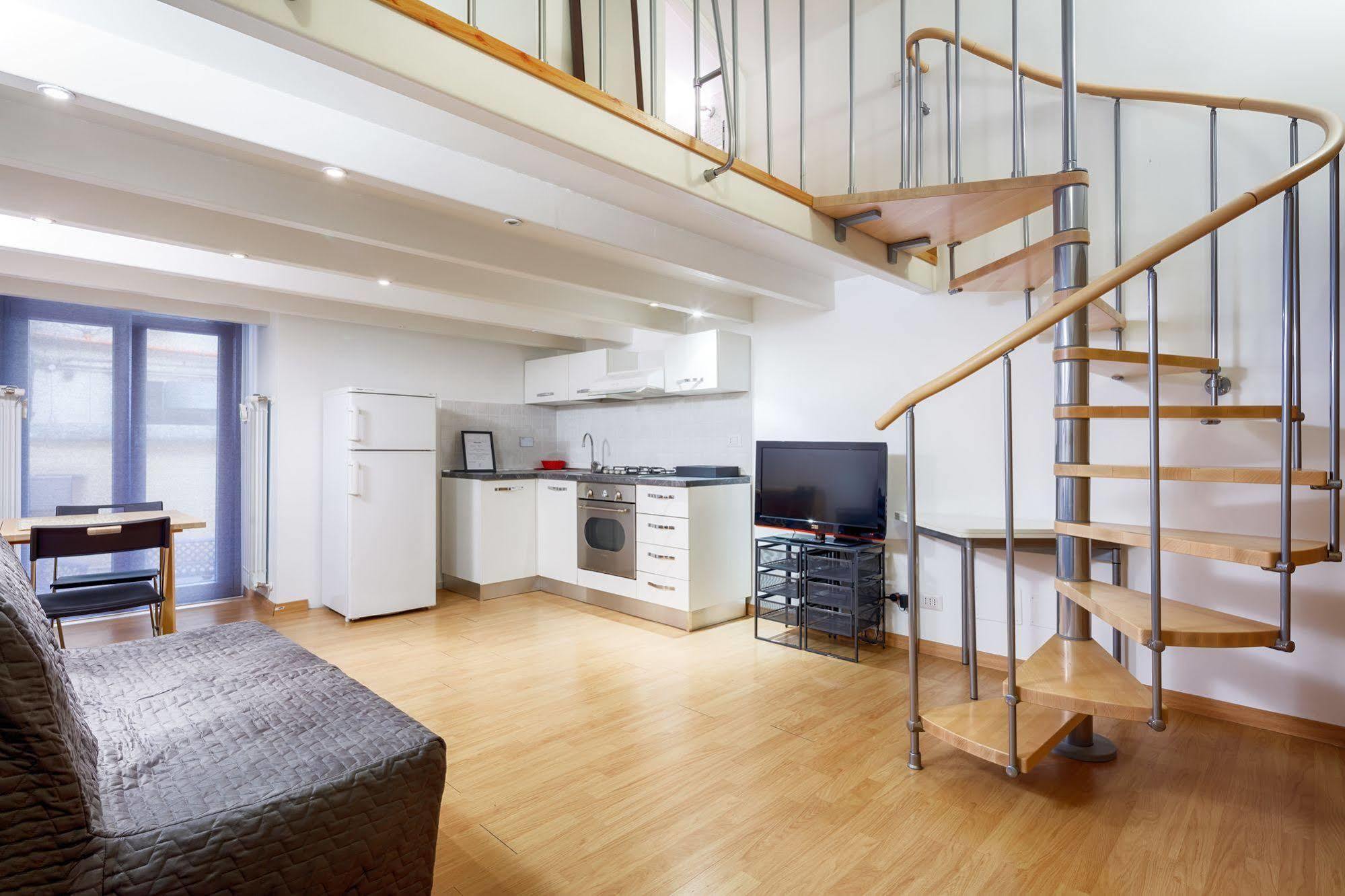 רומא Nearhome Smart Suites Guest House מראה חיצוני תמונה